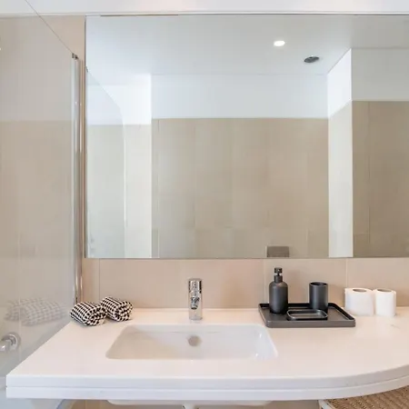 Movenpick By Interhome 푼샬