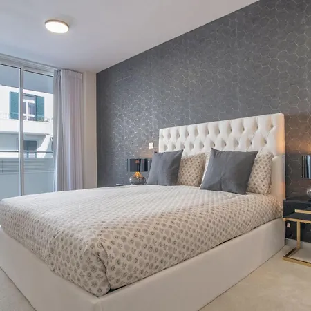 아파트 Movenpick By Interhome 푼샬