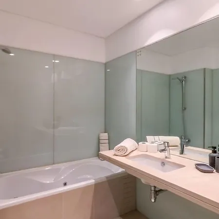 Movenpick By Interhome 푼샬